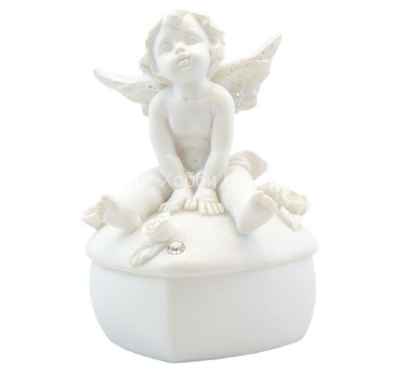 Шкатулка керамическая с сидячим ангелом  белая матовая 6х5х8см